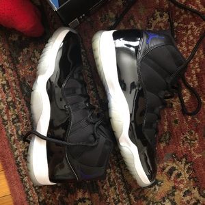 Air Jordan 11 space jam